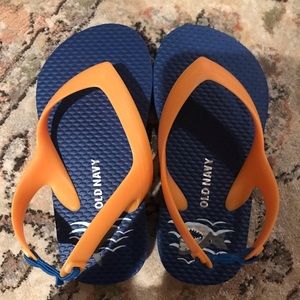 NWOT OLD NAVY SHAKE FLIP FLOPS Toddler Boys 8